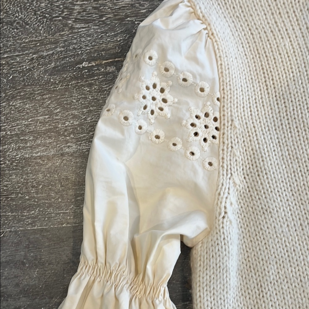 Storia Cream Medium Crew Neck Sweater with Eyelet Sleeves - Picture 4 of 8